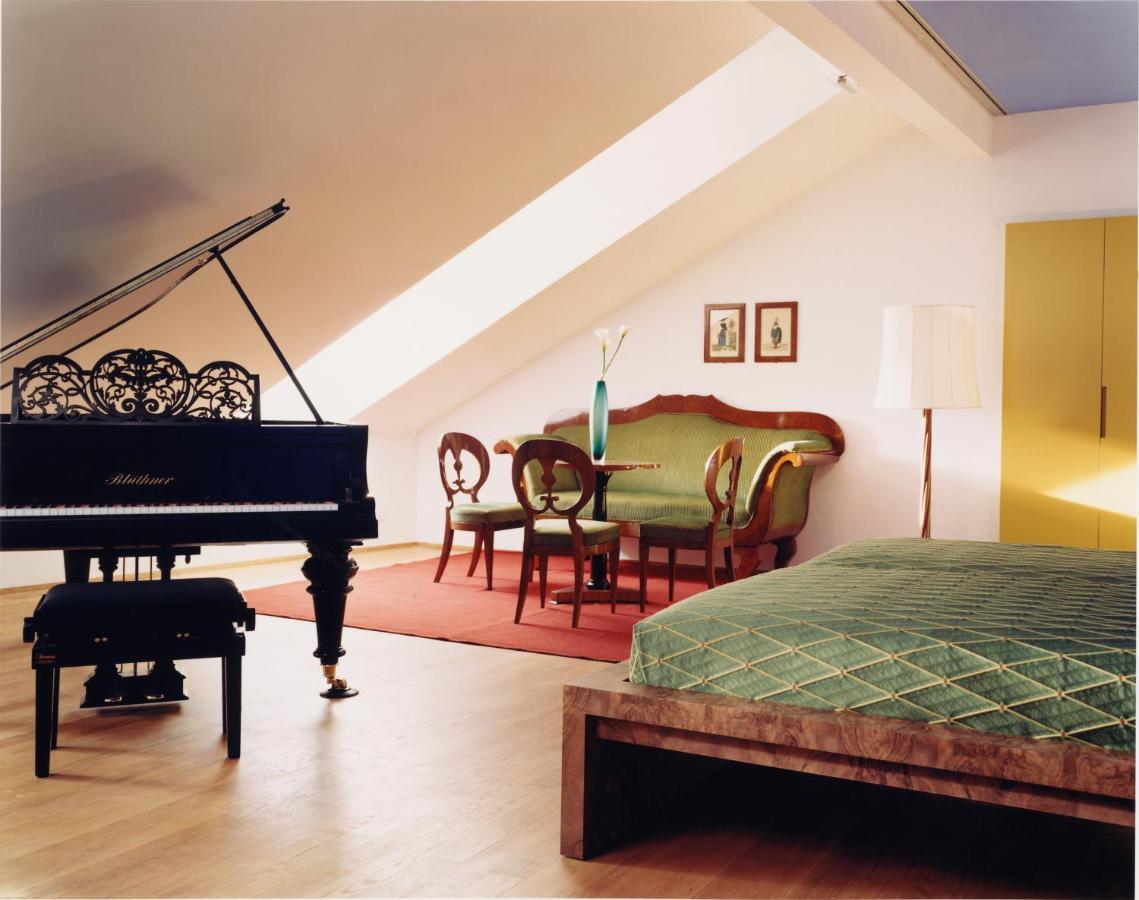 Hotel Greif, A Member Of Design Hotels Болзано Екстериор снимка