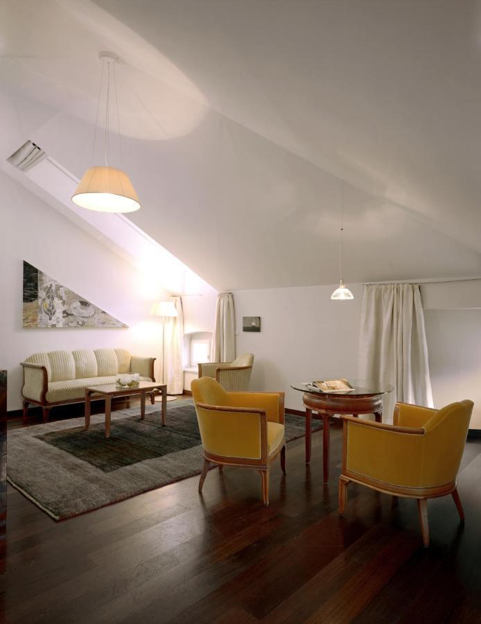 Hotel Greif, A Member Of Design Hotels Болзано Екстериор снимка
