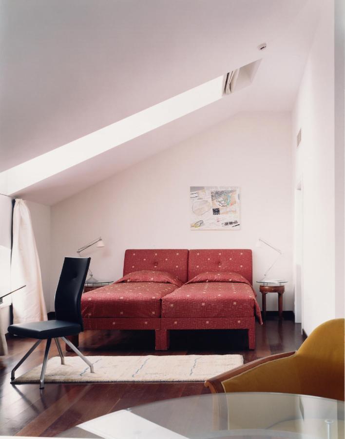 Hotel Greif, A Member Of Design Hotels Болзано Екстериор снимка