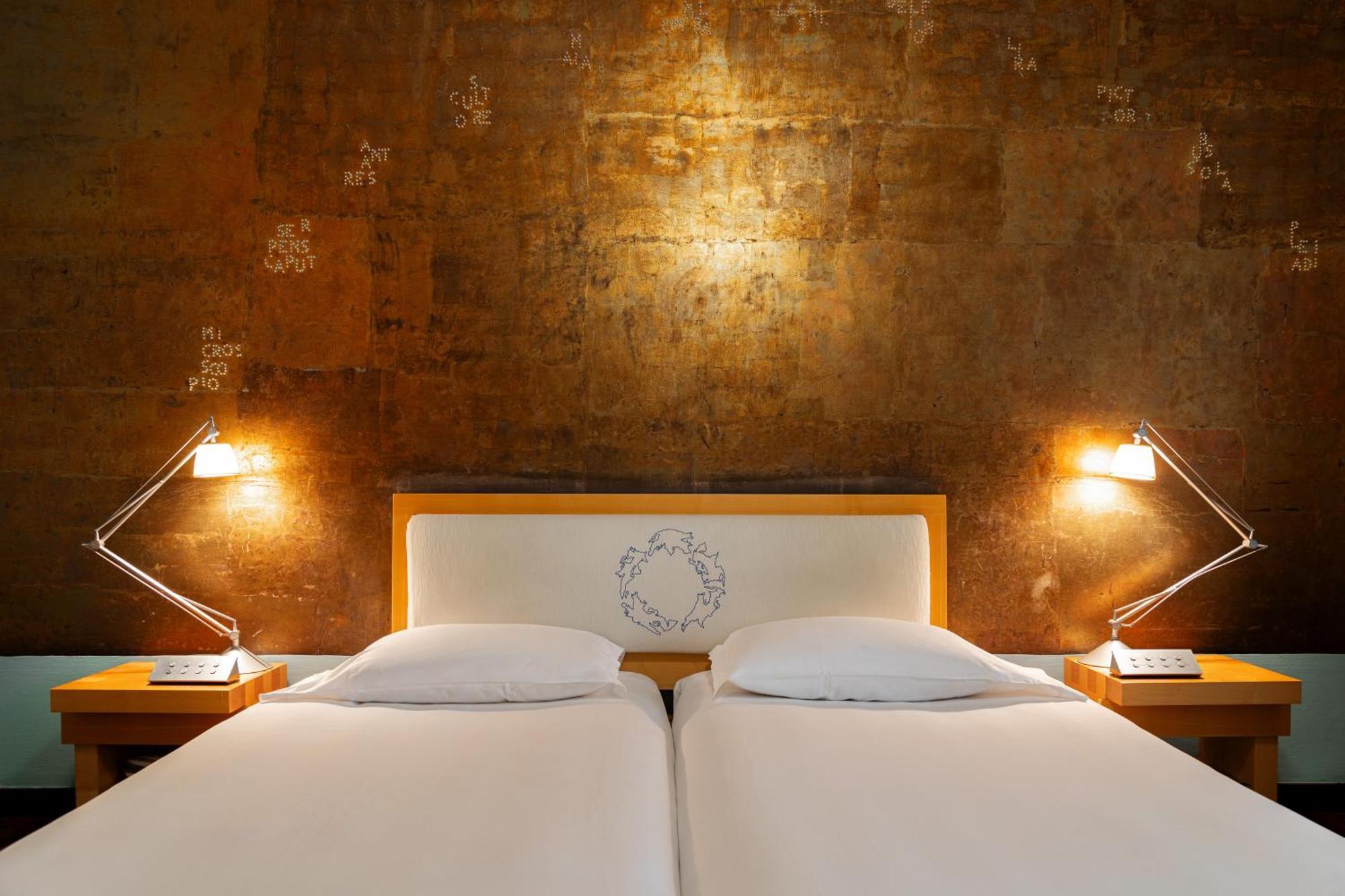 Hotel Greif, A Member Of Design Hotels Болзано Екстериор снимка