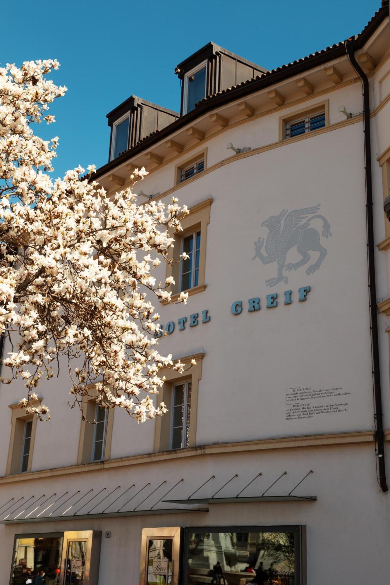 Hotel Greif, A Member Of Design Hotels Болзано Екстериор снимка