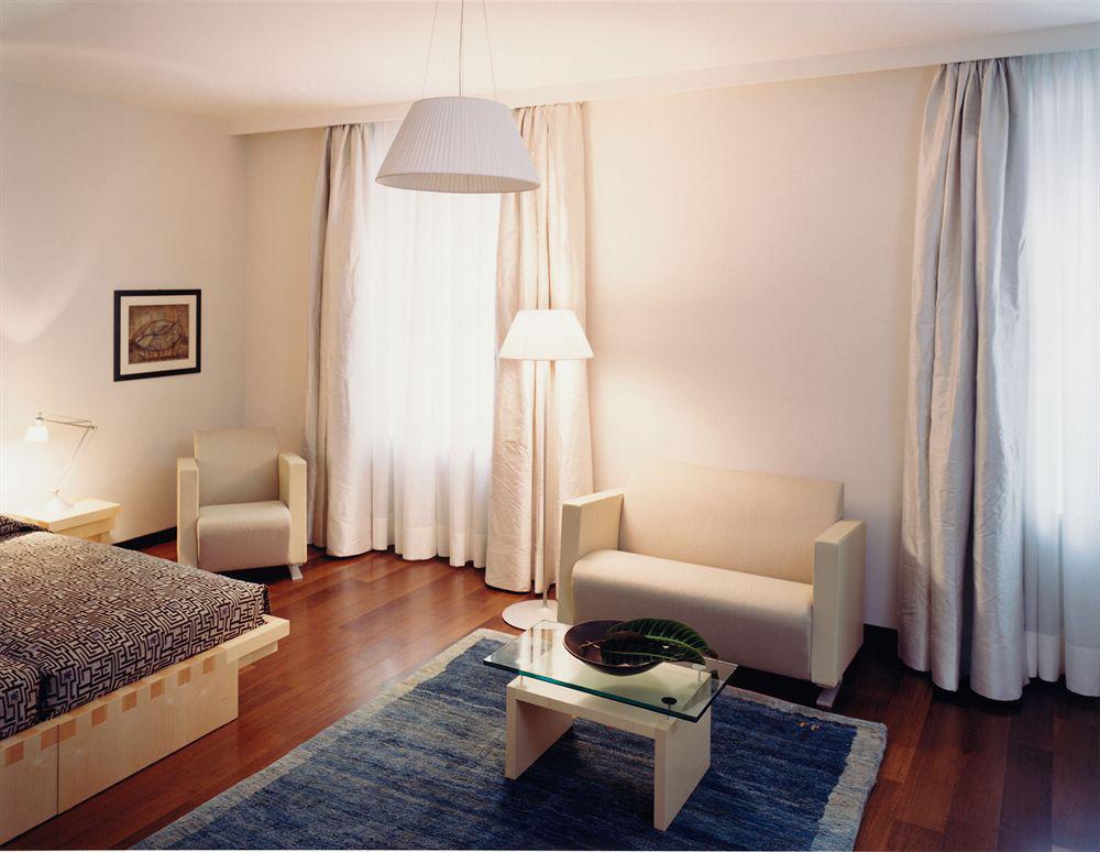 Hotel Greif, A Member Of Design Hotels Болзано Екстериор снимка